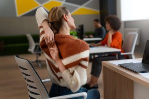 Los mejores estiramientos para evitar lesiones en el trabajo